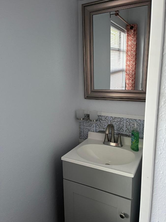 Single Room With Twin Bed On Private Property Eustis Exterior photo