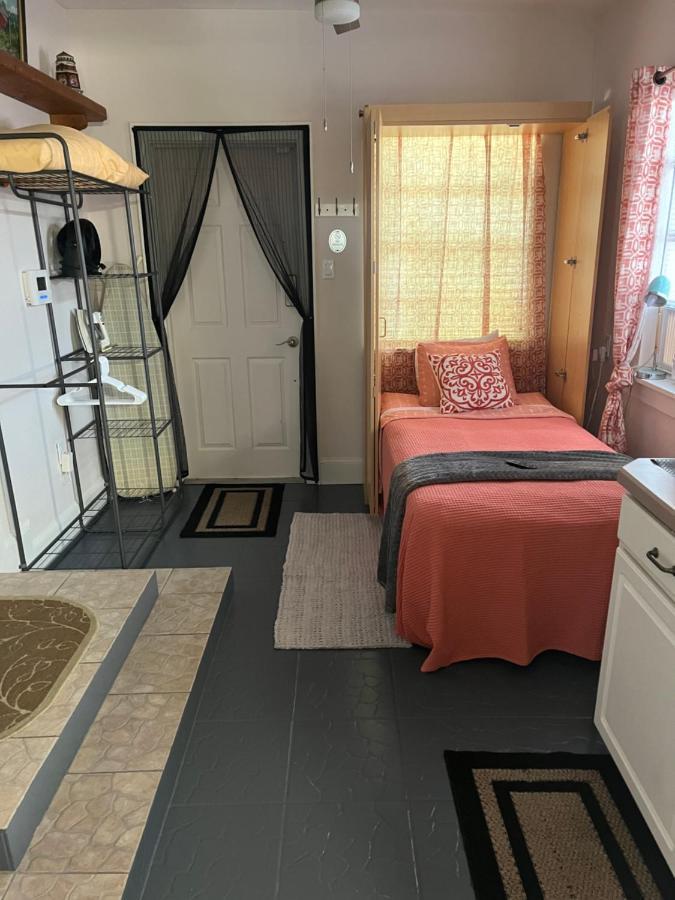 Single Room With Twin Bed On Private Property Eustis Exterior photo